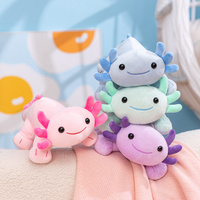 Ce adorable peluche axolotl est disponible en quatre couleurs douces, idéal pour les enfants, pour se faire câliner, la décoration de la maison et comme cadeau de fêtes pour tous les âges.