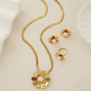 Set di Gioielli da Donna in Acciaio Inossidabile 18k, Collana Margherita, <span class=keywords><strong>Orecchini</strong></span> e Anello <span class=keywords><strong>con</strong></span> Perla, Accessori di Gioielleria - Product Image 3