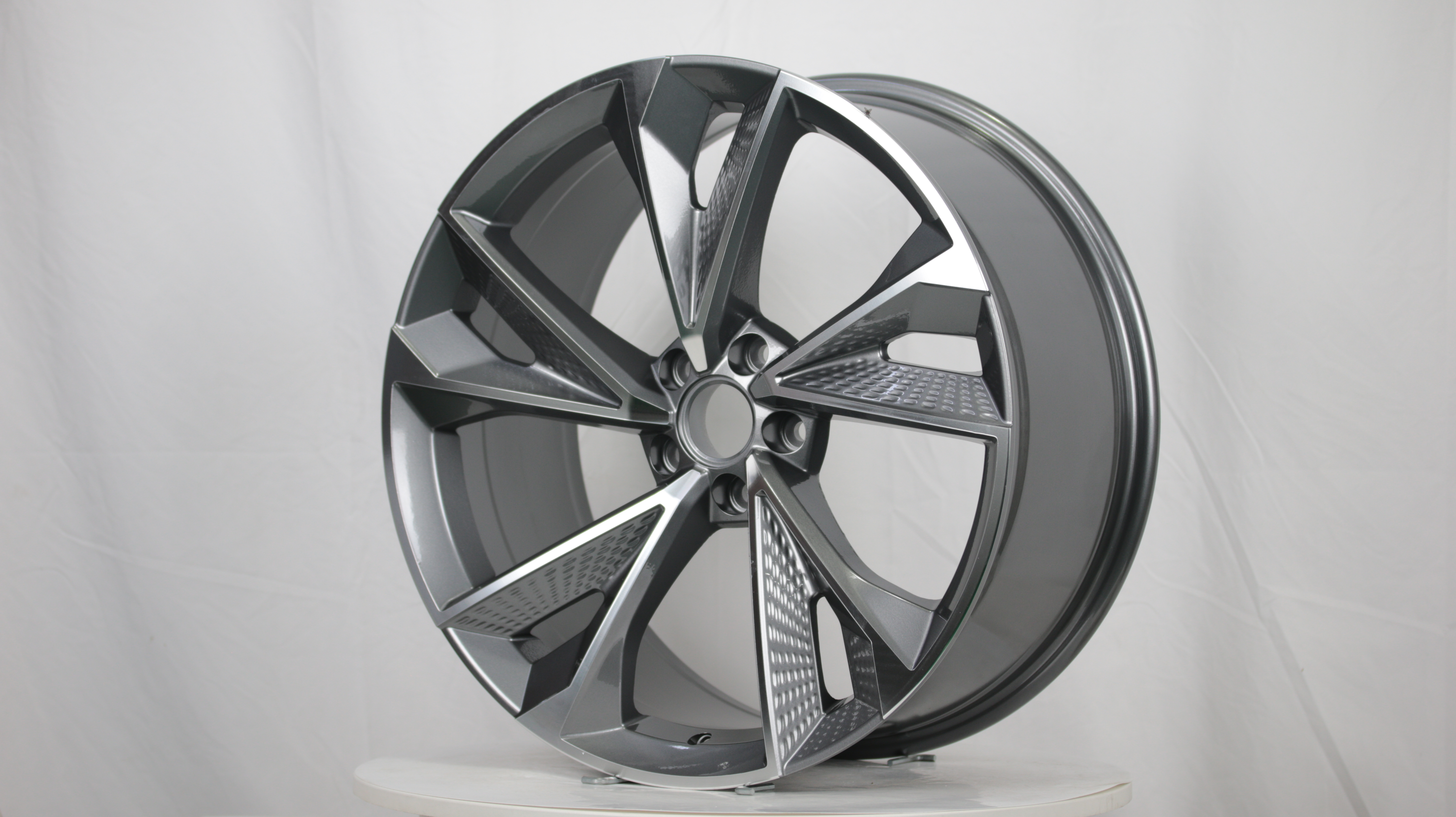 Face de machine gris pistolet