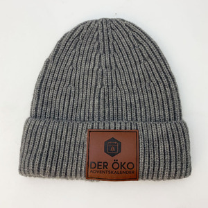<span class=keywords><strong>Gorros</strong></span> de Punto con Parche de Cuero de Alta Calidad, <span class=keywords><strong>Gorros</strong></span> Gruesos de Invierno para Deportes, Gorro de Calavera con Puño, <span class=keywords><strong>Gorros</strong></span> Personalizados con Diseño de Cuadros y Puntos - Product Image 2