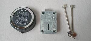 स्विंग बोल्ट इलेक्ट्रॉनिक लॉक के लिए अग्निरोधक बंदूक सुरक्षित जस्ता मिश्र धातु और प्लास्टिक सामग्री और दो कोड के समूह के साथ आपातकालीन चाबियाँ - Product Image 3