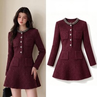 AIMEISI Nouvelle Arrivée Robe en Tricot Élégante pour Femme à Col Rond en Tweed Perlé et Paillettes à Manches Longues Bordeaux
