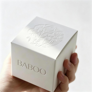 Caja Cosmética Rígida Cuadrada Ecológica e Impermeable con Cierre, Cartón Color Marfil, Logotipo Grabado, Empaque de Alta Gama - Product Image 1