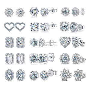 GRA Certificado 925 Plata <span class=keywords><strong>de</strong></span> Ley 18K Chapado en <span class=keywords><strong>oro</strong></span> D Color VVS cuadrado Moissanite Huggie Stud Pendiente Hombres Mujeres Tornillo Pendiente trasero - Product Image 1