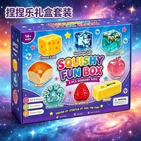 Vente en gros : Boîte de jouets souples 8-en-1 en TPR, jouet sensoriel anti-stress en forme d'aliments, adapté aux enfants et aux cadeaux de fête pour adultes