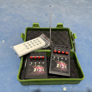 Système de tir de feux d'artifice à flamme froide à télécommande à longue portée à <span class=keywords><strong>4</strong></span> queues de vente chaude - Product Image 4
