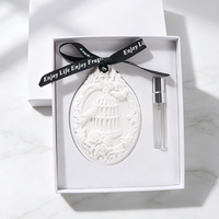 Diffuseur d'huiles essentielles en porcelaine artisanale en forme de fleur, parfum d'ambiance pour la maison, diffuseur en céramique suspendu pour voiture et armoire, désodorisant en plâtre aromatique