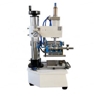 Machine de marquage à chaud pneumatique pour le gaufrage de logos en cuir - Product Image 2