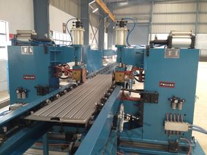 नया पूरी तरह से स्वचालित ट्रांसफार्मर रेडिएटर नालीदार फिन पैनल मशीन उत्पादन लाइन झुकने मशीन - Product Image 6