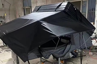 Hochwertiges, leichtes Outdoor-Dachzelt mit einem Schlafzimmer für Camping im Auto, ganzjährig nutzbar, aus Aluminium.