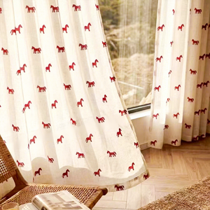 Tenda Oscurante per Bambini con Cavallo Rosso Ricamato, Pannello in Maglia, Vendita all'Ingrosso, Misure Personalizzate, Moderna per Finestra Angolare del Soggiorno - Product Image 4