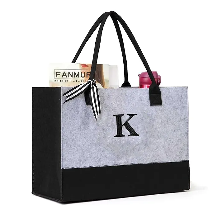 Sac fourre-tout noir brodé personnalisé pour fête de demoiselle d'honneur de mariage Shopping pour amie enseignante mère Sac cadeau feutre gris