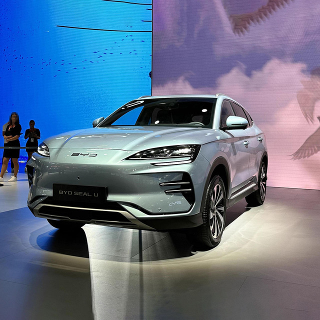 New BYD Song Plus Champion DM-i 5-door 5-seats Flagship Hybrid Electric SUV with Ternary Lithium-Ion Battery