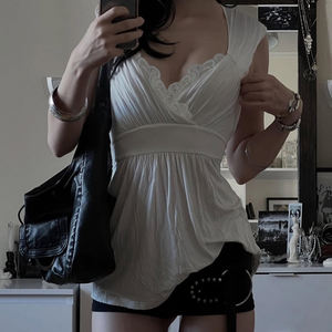 Top de manga corta con cuello en V profundo y encaje, estilo sencillo y fácil de combinar, con cinturón que realza la figura. - Product Image 2