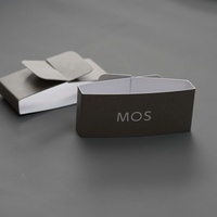 Vente en gros d'étiquettes suspendues de chaussettes en papier pliées imprimées sur mesure, logo conçu pour les chaussures et les sacs directement en usine