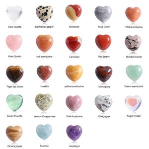 Pierre de rose naturelle de 15 mm, pierres d'amour en forme de cœur, pierres de guérison, cristal de pierre précieuse poli, cristal de paume pour le chakra, le reiki, la décoration de la maison - Product Image 6