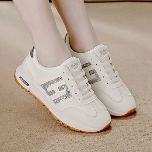 Baskets coréennes en cuir blanc grande taille pour femmes, chaussures de course plates antidérapantes décontractées pour le printemps et l'automne, chaussures de tous les jours - Product Image 2