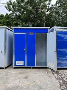 Toilettes mobiles préfabriquées écologiques au design moderne avec structure en panneaux sandwich et cuvette en céramique pour sites touristiques et parcs sportifs - Product Image 2