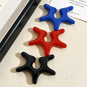 Venta al por mayor de aretes de estrella de mar irregulares sin perforación, dulces y geniales, clips para orejas personalizados, joyería de acrílico colorida - Product Image 2