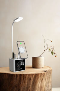 Lampe de bureau multifonctionnelle 3 en 1, station de charge magnétique sans fil, double réveil, chargeur de téléphone sans fil Magsafered 15W - Product Image 3