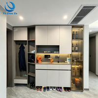 Meuble à chaussures sur pied fiable avec un design de rangement gain de place pour les appartements modernes, les halls d'entrée et les couloirs étroits