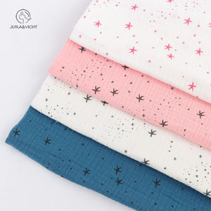Usine en gros conceptions personnalisées étoile imprimer 100% coton <span class=keywords><strong>Double</strong></span> <span class=keywords><strong>gaze</strong></span> mousseline froissée tissu imprimé pour vêtements chemises langes - Product Image 1
