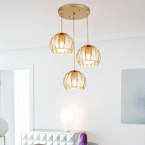 Le lustre dans la salle à manger est simple et moderne, tandis que la lampe de table dans le salon est créative et en fer. - Product Image 3