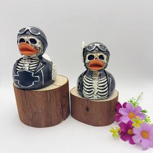Nouvelles Idées <span class=keywords><strong>de</strong></span> Produits 2026 Décoration Intérieure Halloween Figurine <span class=keywords><strong>de</strong></span> Canard Crâne en Résine Canard Cosplay Décoration Intérieure Ornements Caprichosa Canard Jeep - Product Image 2