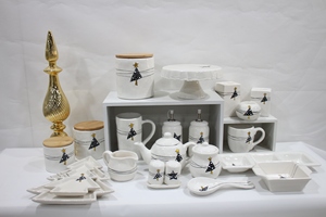 Ensemble de Décoration de noël: la <span class=keywords><strong>maison</strong></span> Blanche avec lumière Ange figurines, Arbre De Noël En Céramique, Blanc noir renne - Product Image 2