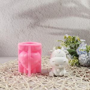 Moules de coulée en résine faits à la main pour bricolage ornements décoratifs Ins Style moules à vache en silicone W0596 - Product Image 1