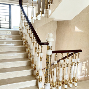 <span class=keywords><strong>Poteau</strong></span> d'escalier classique européen en laiton massif avec insert en marbre, finition personnalisée pour la décoration de garde-corps d'escalier de villa haut de gamme - Product Image 2