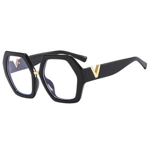 Gafas de Sol Poligonales con Patilla en V para Mujer, Monturas Decorativas Irregulares de Moda, Gafas con Bloqueo de Luz Azul, Listas para Enviar - Product Image 3