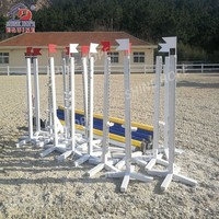 Produits équins Produits pour chevaux Barrière de saut Portable Horse Show Jumping avec trou de serrure Track Horse Training
