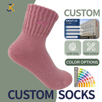 Chaussettes tricotées pour femme, design personnalisé, hiver, antidérapantes, respirantes, mignonnes, avec logo brodé rose pour usage quotidien