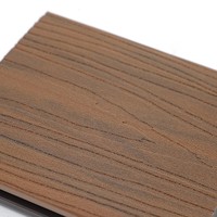 Plancher composite co-extrudé WPC ignifuge de haute qualité pour terrasse extérieure, piscine, jardin, imperméable, usage commercial extérieur