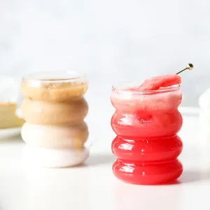 Taza de café de vidrio de borosilicato alto Cristalería ondulada Vasos de bebida en forma de onda para café helado Jugo Agua