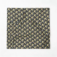 Kain katun 100% berkualitas tinggi yang dapat disesuaikan, latar belakang hitam dengan motif bunga kuning, cocok untuk pakaian.