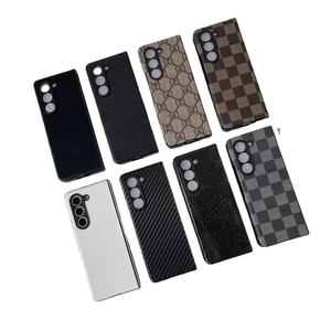 Coque arrière pour <span class=keywords><strong>Samsung</strong></span> Galaxy Z Fold 5 en cuir véritable de haute qualité avec logo personnalisé, vente en gros - Product Image 1