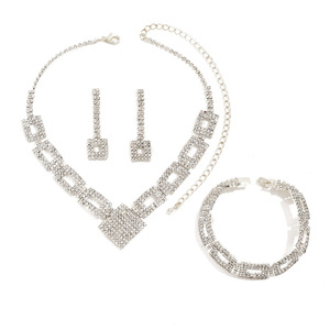 Parures de bijoux de mariage chrétiens en gros d'usine, ensembles de colliers et boucles d'oreilles de mariée en cristal et strass plaqué argent de haute qualité - Product Image 5