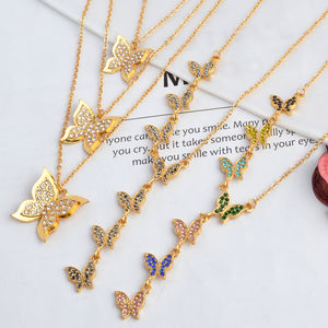 Collier pendentif papillon en cristal de strass pour femmes en laiton en gros plaqué or 18 carats Bijoux superposés - Product Image 1