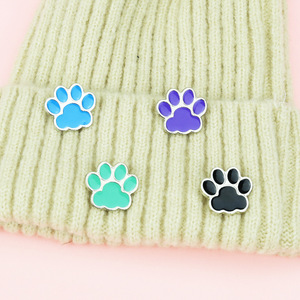 Lindo Metal Pin insignias bolsa camisas broches con perro gato pata garras huellas impresión aleación Peltre accesorios empaquetados a granel - Product Image 3