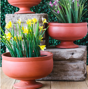 Juego de 3 Macetas de Terracota Color Coñac Hechas a Mano para Interiores y Exteriores, Balcón, Terraza, Jardín, Decoración del Hogar, Macetas Rústicas de Arcilla - Product Image 1