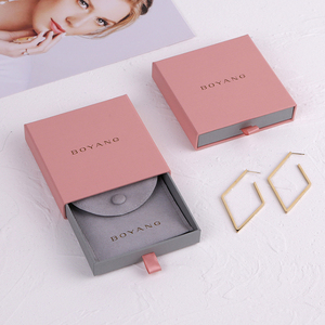 Boîte d'emballage élégante pour bijoux en papier rose avec logo personnalisé, pochette pour bracelet, accessoires, boîte cadeau pour bague - Product Image 4