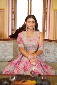 Conjunto de Lehenga Floral Rosa, Blusa y Dupatta Bordadas, Vestido de Boda Indio Pakistaní, Traje Festivo Formal - Product Image 2