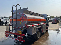 Camion-citerne léger de 5 m³ avec distributeur de carburant Euro 6 pour la livraison de diesel et d'essence