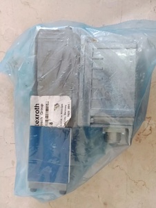 Original R901382318 4WRPEH6C4B12L-3X/M/24A1 วาล์วควบคุมทิศทางแบบตอบสนองสูง NG6 12 ลิตร/นาที 24VDC แบบสัดส่วน - Product Image 3