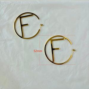 Dernières Boucles d'Oreilles de Créateur Plaqué Or 18 Carats en Acier Inoxydable de 5 cm pour Femme, Marque de Mode - Product Image 5