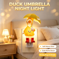 Lampe de nuit LED enfichable en forme de canard parapluie mignon, rotative à 360°, lumière douce et chaude, décoration de chambre d'enfant, vente en gros, cadeau OEM