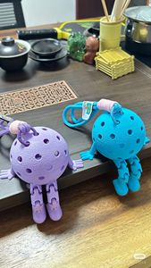 Пиклбол с очаровательными руками и гибкими ножками - Product Image 3