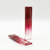 Einzigartige 2ml flache Lipgloss-Behälter röhre Private Label Red Liquid Kosmetik flasche Transparente Lipgloss-Tube Kosmetik verpackung
